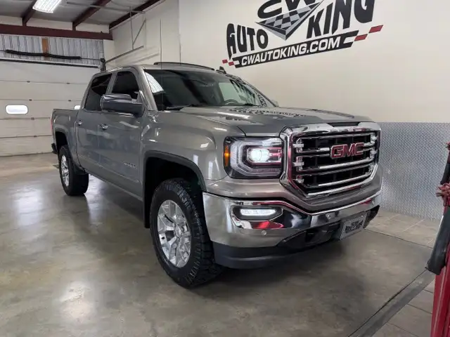 2017 GMC Sierra 1500 SLT / 4x4 / Crew / Fully Appointed