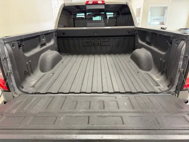 2017 GMC Sierra 1500 SLT / 4x4 / Crew / Fully Appointed - Photo 7