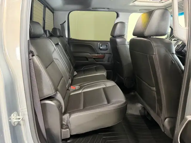 2017 GMC Sierra 1500 SLT / 4x4 / Crew / Fully Appointed - Photo 12