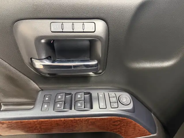 2017 GMC Sierra 1500 SLT / 4x4 / Crew / Fully Appointed - Photo 13