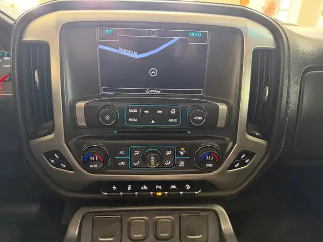 2017 GMC Sierra 1500 SLT / 4x4 / Crew / Fully Appointed - Photo 18