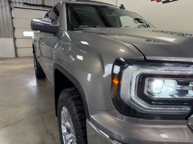 2017 GMC Sierra 1500 SLT / 4x4 / Crew / Fully Appointed - Photo 29