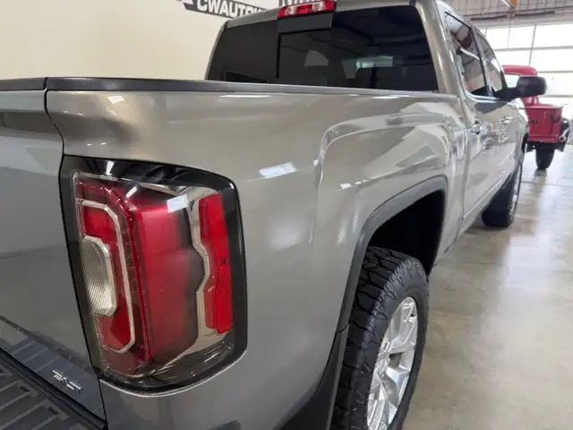 2017 GMC Sierra 1500 SLT / 4x4 / Crew / Fully Appointed - Photo 30