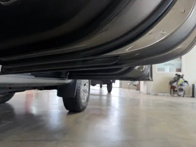 2017 GMC Sierra 1500 SLT / 4x4 / Crew / Fully Appointed - Photo 36