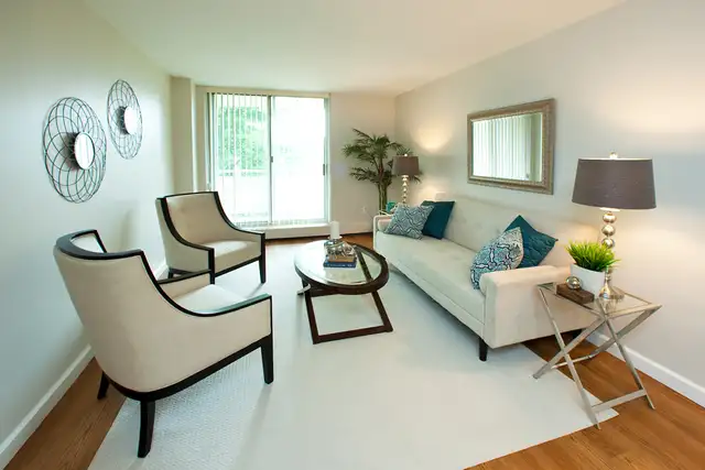 1 Bedroom Apartment for Rent in Downtown Niagara Falls! - Photo 2