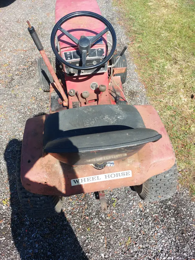 1971 WHEEL HORSE C12 8SPEED - Photo 2