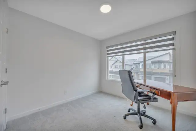 Newly Built 3.5 Bedroom House for Rent - Photo 3