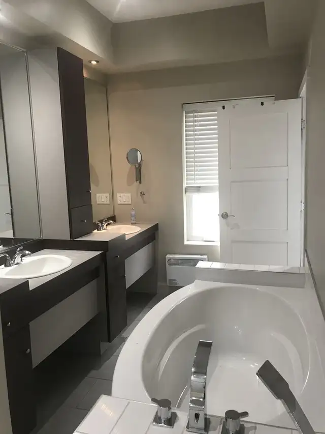 Magnifique Superbe 3 1/2 rue St-Bernard terrasse sur le toit ! - Photo 9