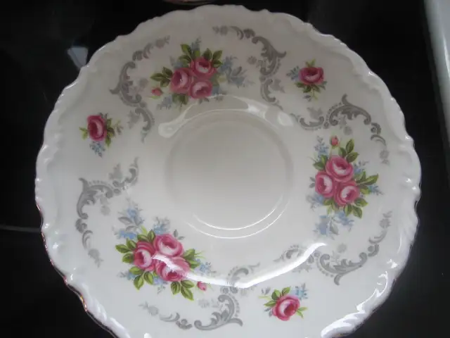 Royal Albert TRANQUILITY fine bone china set for 4