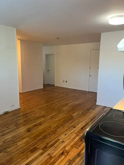 2 Bedroom Apartment, main Floor Historic Building in Washago - Photo 2