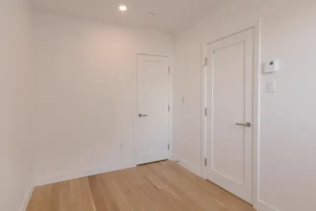 fully renovated 3 bedroom for rent, NDG, June 1 - ID 2544 - Photo 7