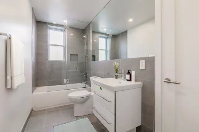 renovated 3 bedroom apartment, NDG, June 1 - ID 1556 - Photo 8