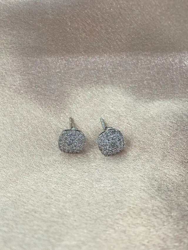 10K White Gold llusion Set Diamond Stud Earrings - Photo 2