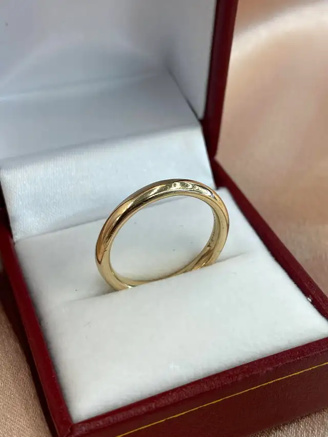 10K Gold High Polish Rounded Wedding Band - Photo 3