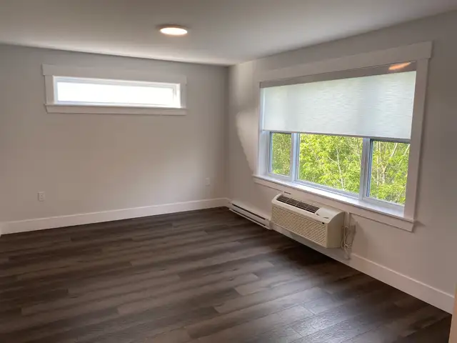 2Bed Corner Unit w/Balcony! 302-55 Forest Hill, Available  Aug 1 - Photo 9