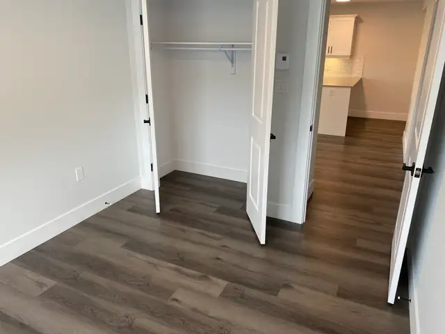 2Bed Corner Unit w/Balcony! 302-55 Forest Hill, Available  Aug 1 - Photo 13