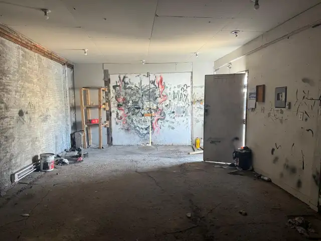 Commercial Unit for Rent: 1484-B Wall Street, Winnipeg, MB - Photo 2