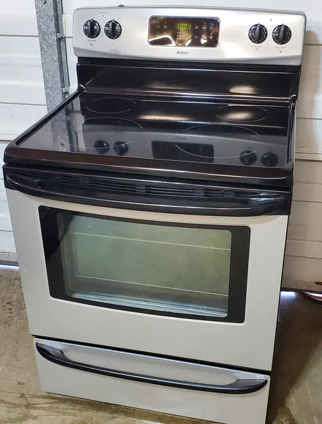Kenmore smooth top Stove - self-cleaning, working - Photo 2