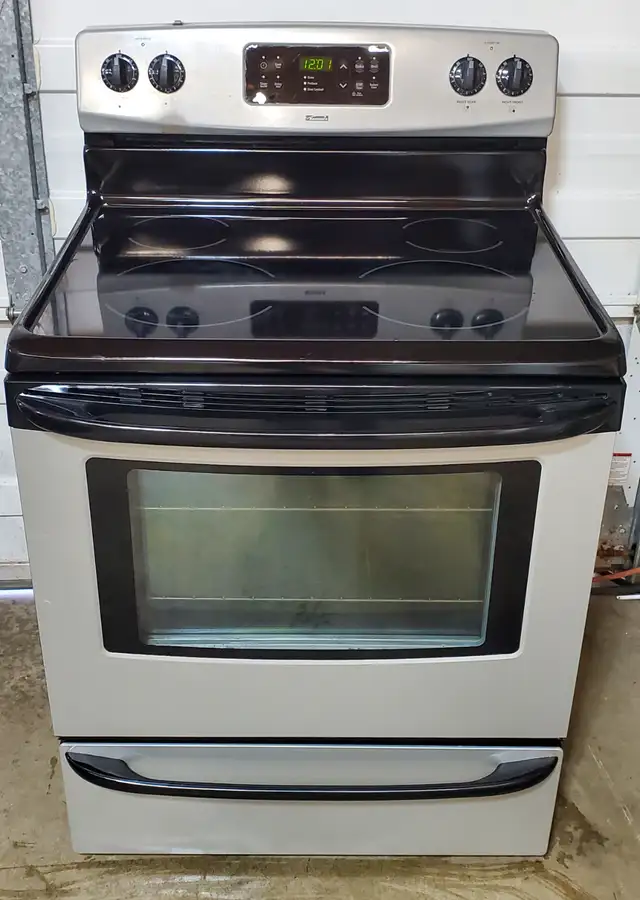 Kenmore smooth top Stove - self-cleaning, working - Photo 3