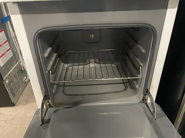 Cuisinière blanche 24'' ronds serpentins Frigidaire - Photo 3