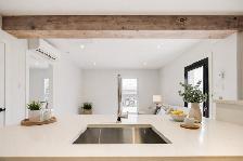 3 ½ - Private Terrace | 5 min to YUL | Pet friendly | Internet - Photo 4
