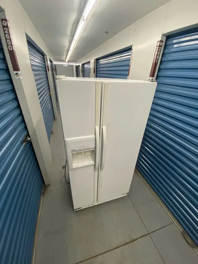 WHITE REFRIGERATOR SIDE BY SIDE - Photo 4