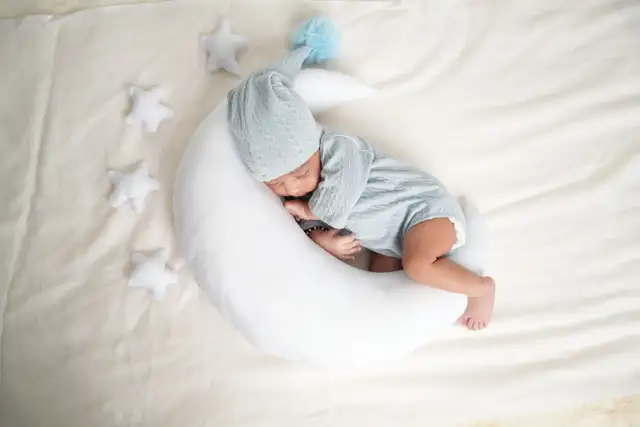 Newborn Photoshoot| Props included