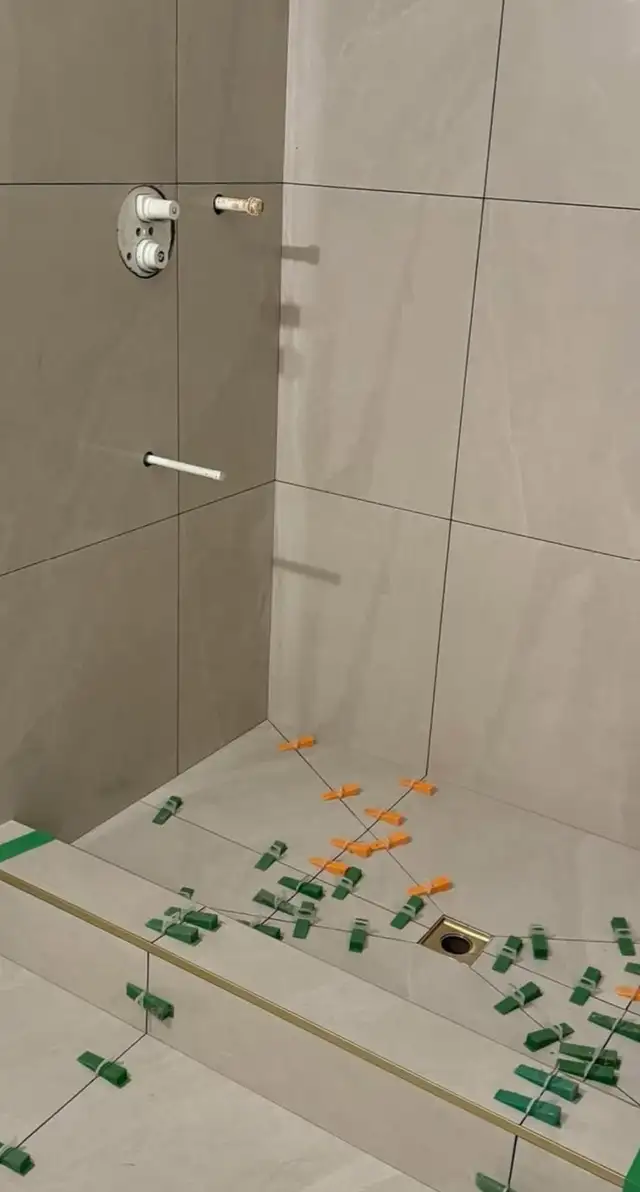 COMMERCIAL & RESIDENTIAL TILE INSTALLATION - Photo 7