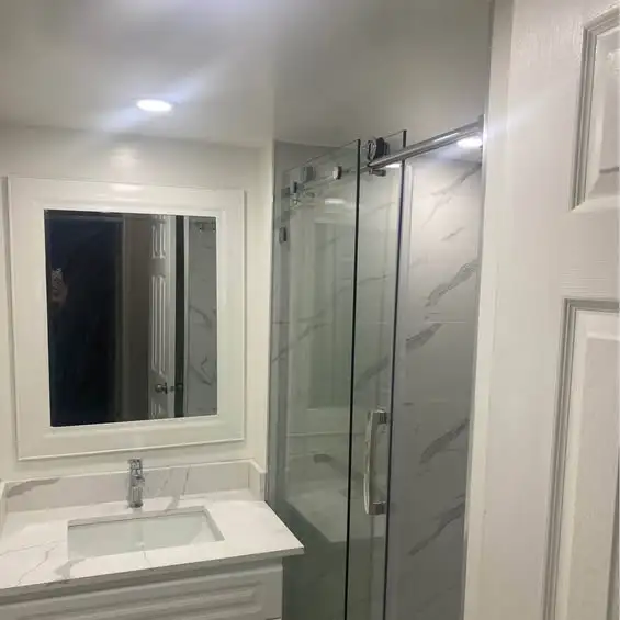 Step out to Square One. Shared / Private room Available - Photo 3