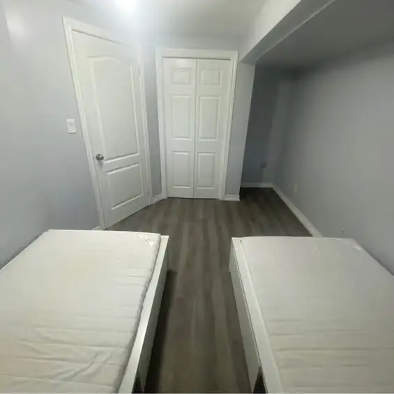 Step out to Square One. Shared / Private room Available - Photo 7