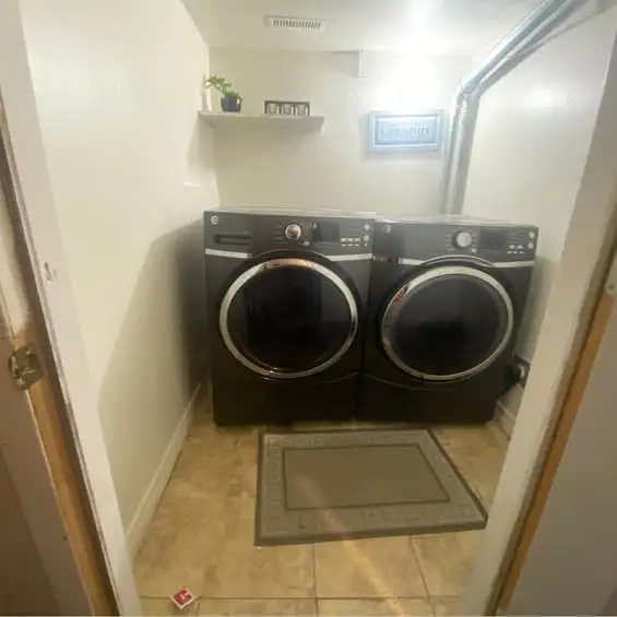 Step out to Square One. Shared / Private room Available - Photo 9