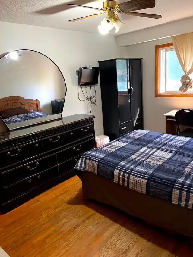 Move In Ready Room For Rent Near Centennial College