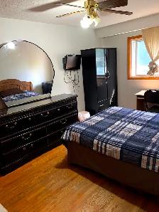 Move In Ready Room For Rent Near Centennial College