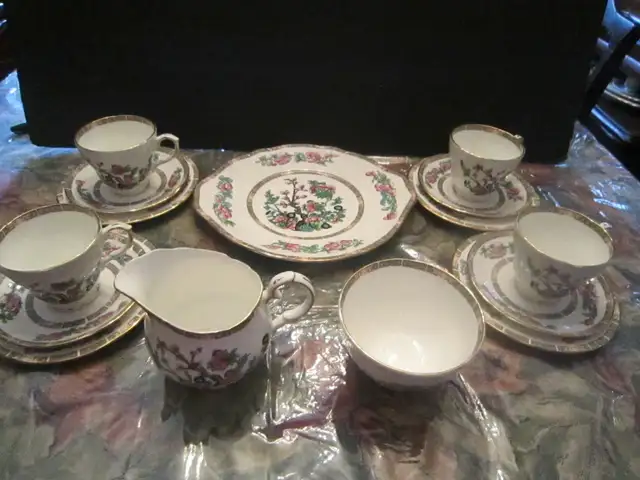 Duchess fine bone china set for 4