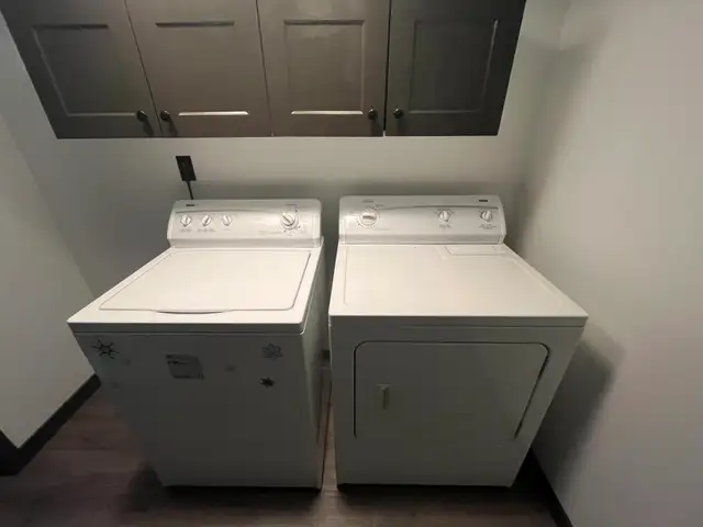 Kitchen cabinets with or without appliances - Photo 7