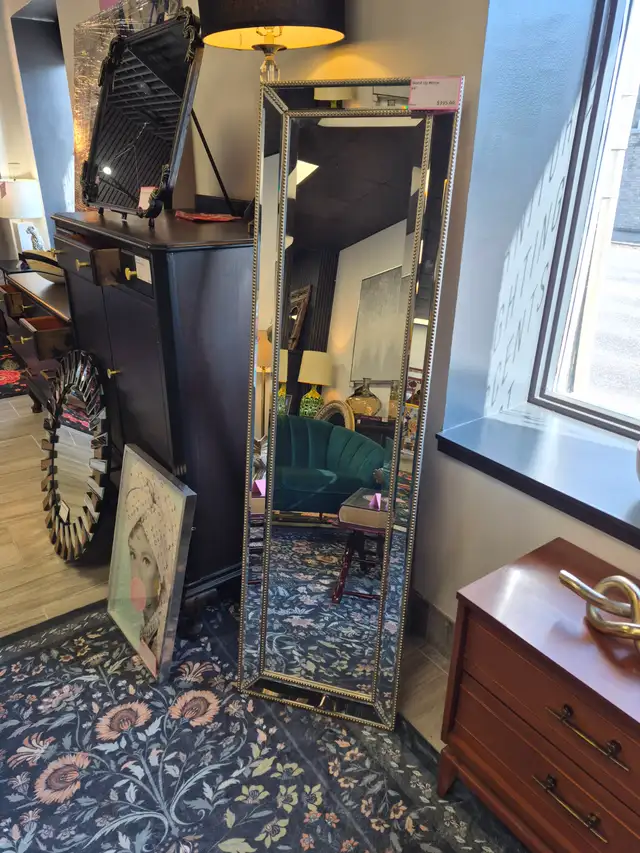 STAND UP MIRROR
