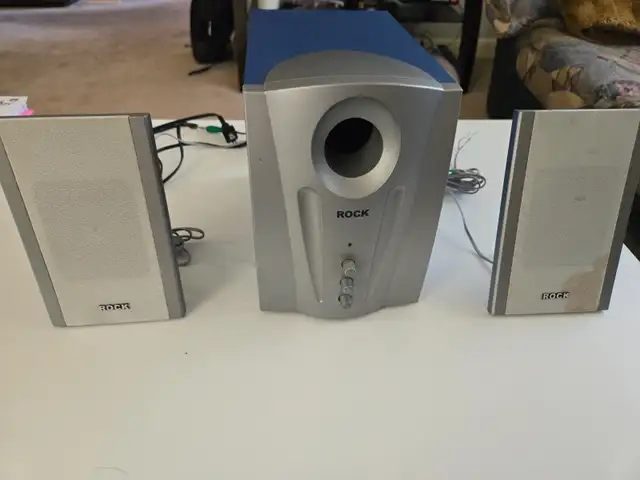 FREE - Logitech Boom Box Speaker. 5 In 1 Surround Sound - Photo 2