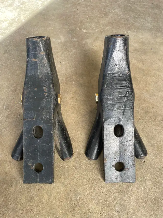 2 New Bourgault splitter seed boots