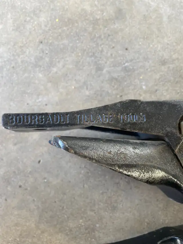 2 New Bourgault splitter seed boots - Photo 3