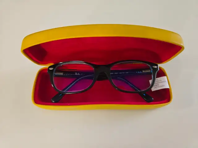 FREE - RAY BAN – Blue light filter glasses for kids. Paid $250 - Photo 2