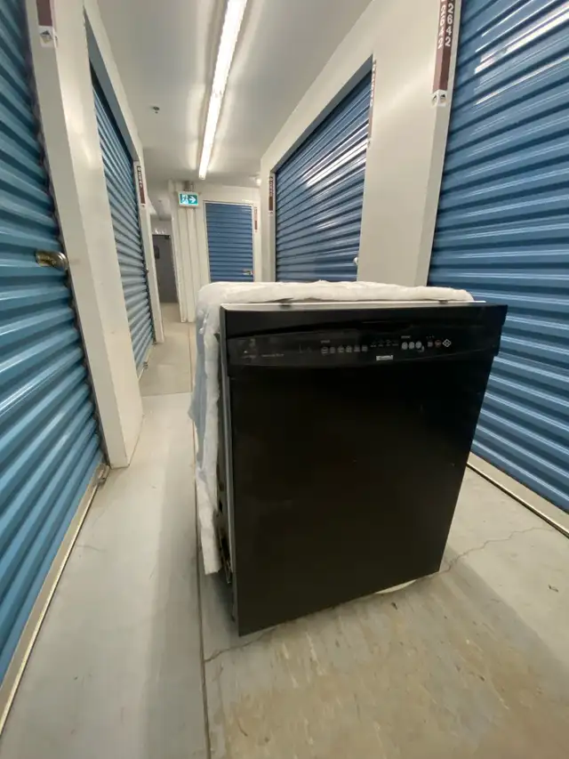 black dishwasher available - Photo 2