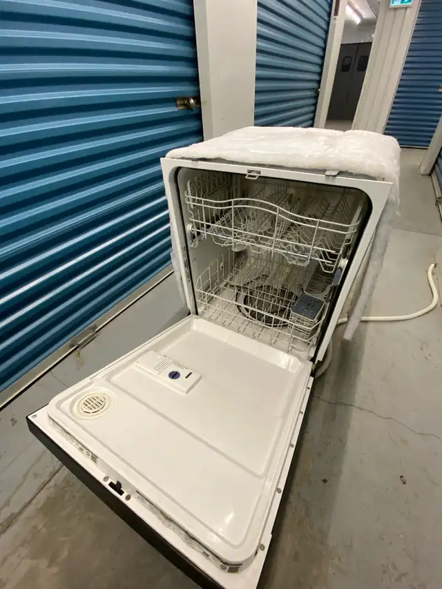 black dishwasher available - Photo 4