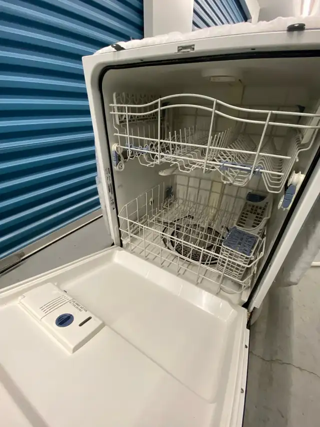 black dishwasher available - Photo 7