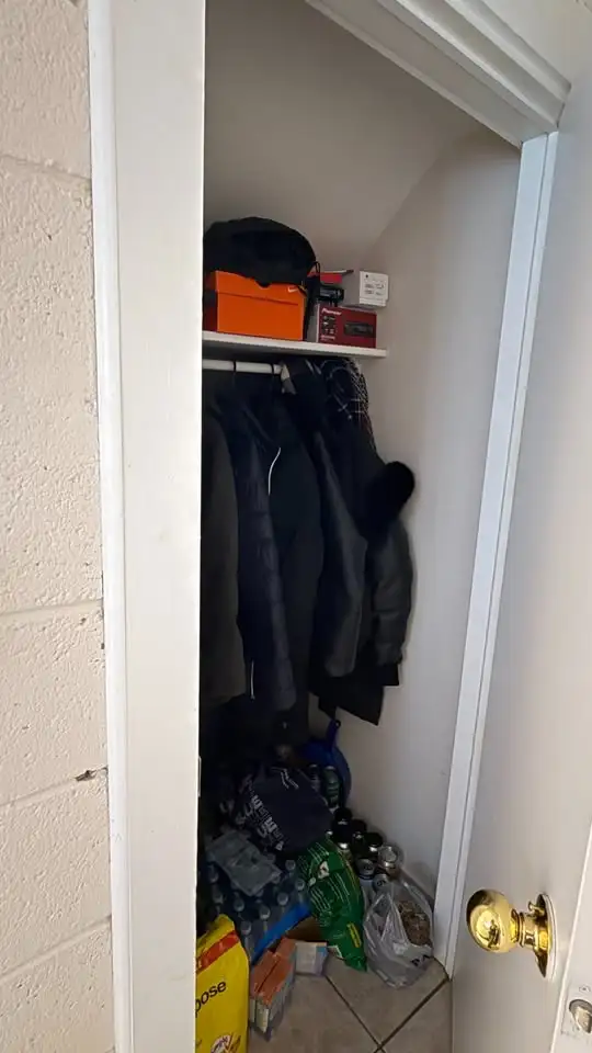 2 Beds 1 Bath Apartment - Photo 3