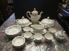 Johann Haviland BLUE GARLAND fine bone china