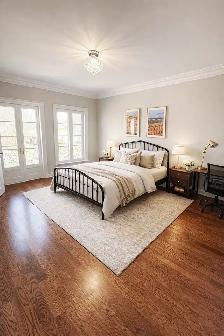 Master bedroom with ensuite near subway & Yorkdale (Female Only)