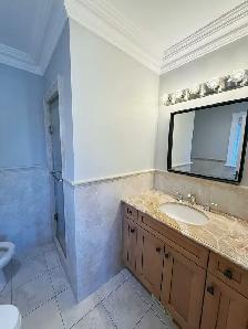 Master bedroom with ensuite near subway & Yorkdale (Female Only) - Photo 3