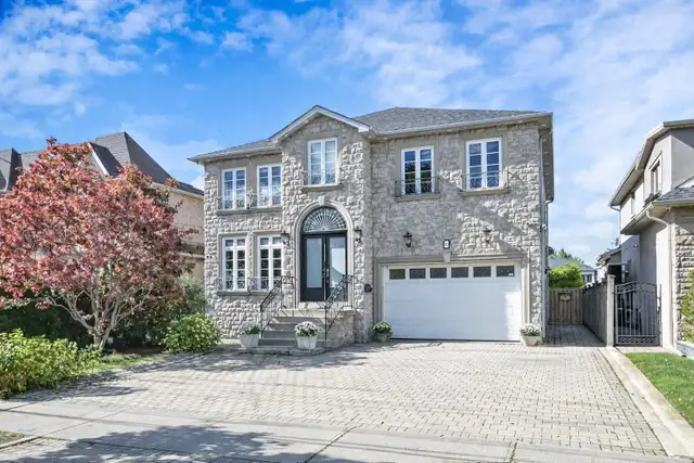 Master bedroom with ensuite near subway & Yorkdale (Female Only) - Photo 9