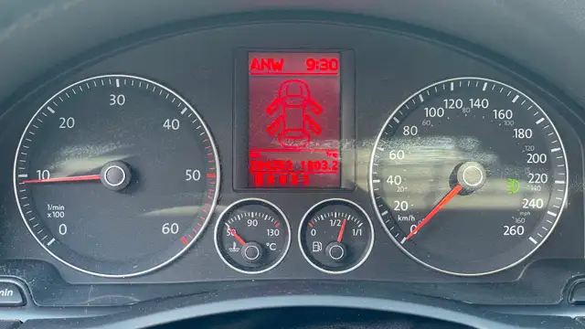 Silver 2009 VW Jetta TDI - Photo 4