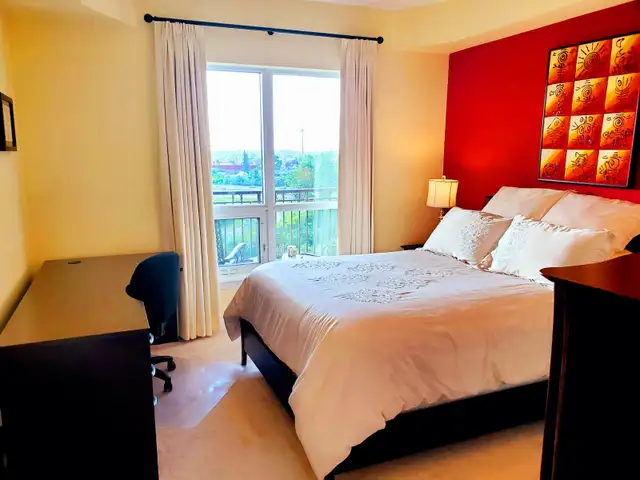 Beautiful 1 Bedroom Condo with Parking Available Immediately! - Photo 4